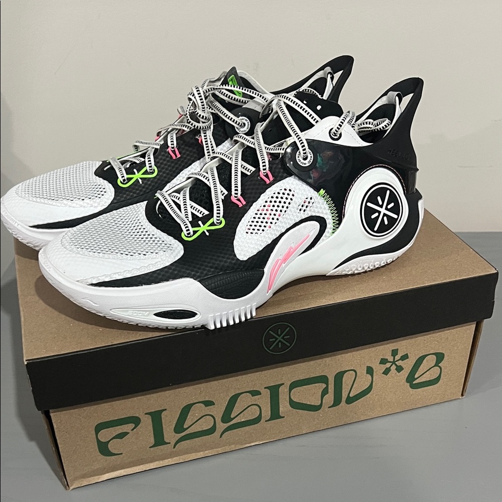 Way of Wade Fission 8 Men's Athletic Sneakers in White, Black & Neon Accents - Picture 3 of 3
